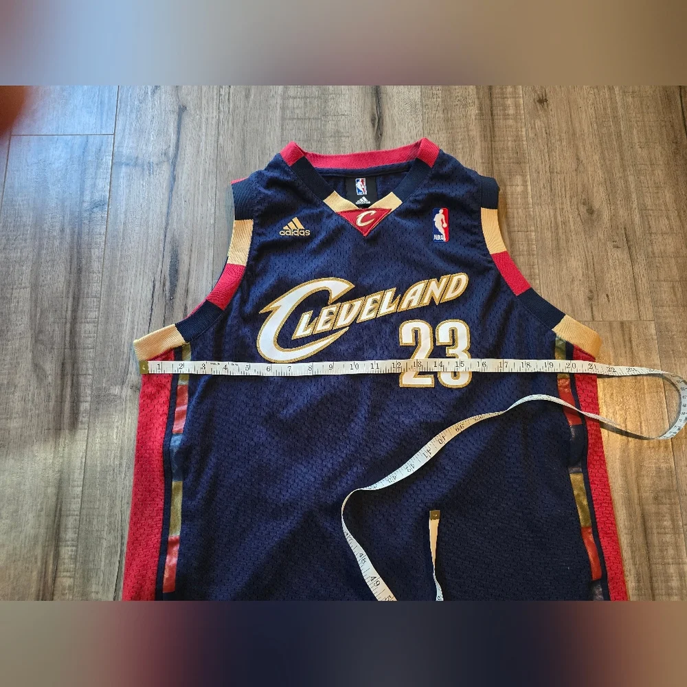 Cleveland Cavaliers Lebron Jersey XL BOY/SM MENS